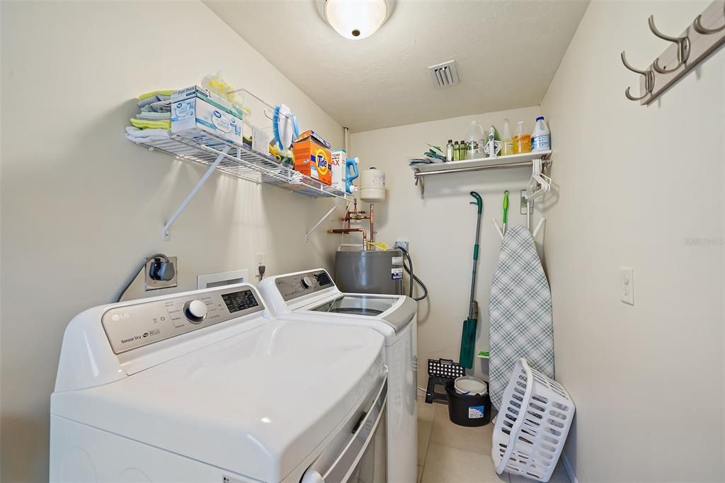 For Sale: $499,000 (3 beds, 2 baths, 1690 Square Feet)