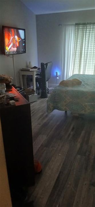 На продажу: $310,000 (4 спален, 2 ванн, 1564 Квадратных фут)