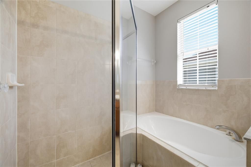 En Venta: $330,000 (3 camas, 2 baños, 1588 Pies cuadrados)