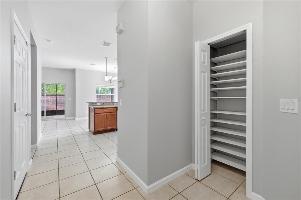 En Venta: $330,000 (3 camas, 2 baños, 1588 Pies cuadrados)