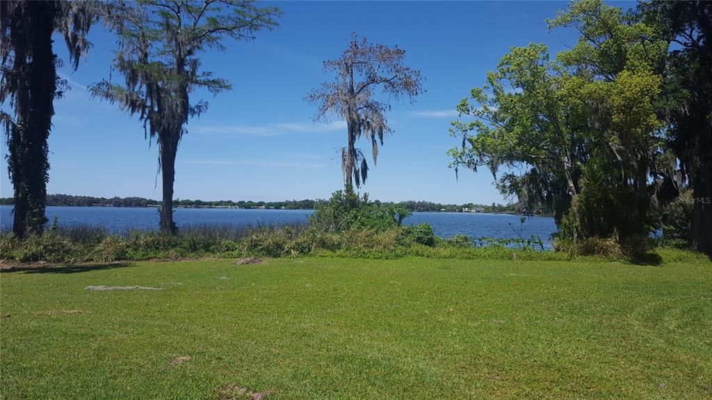En Venta: $1,090,000 (2.31 acres)