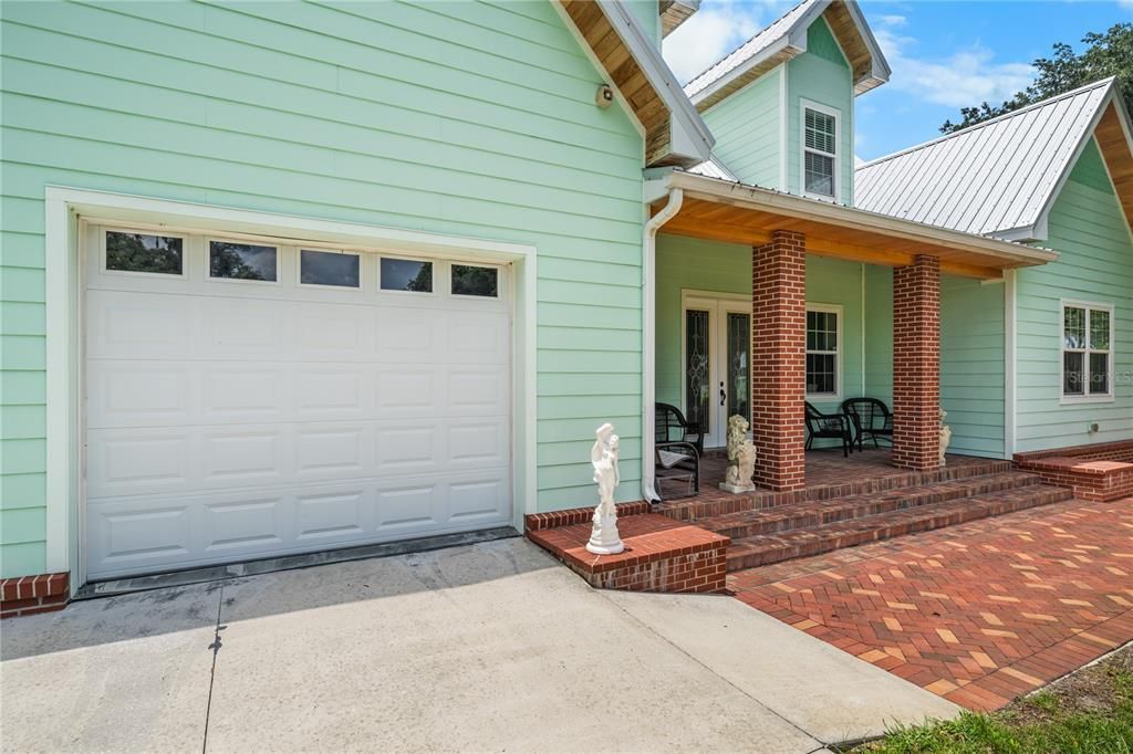 For Sale: $1,399,000 (6 beds, 4 baths, 7395 Square Feet)