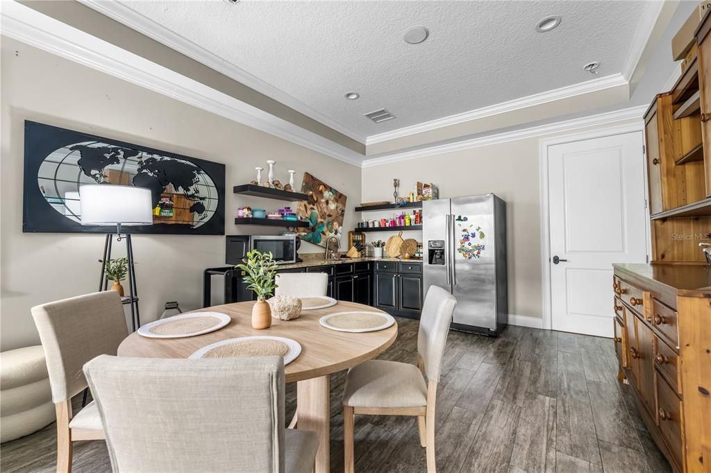 For Sale: $1,399,000 (6 beds, 4 baths, 7395 Square Feet)
