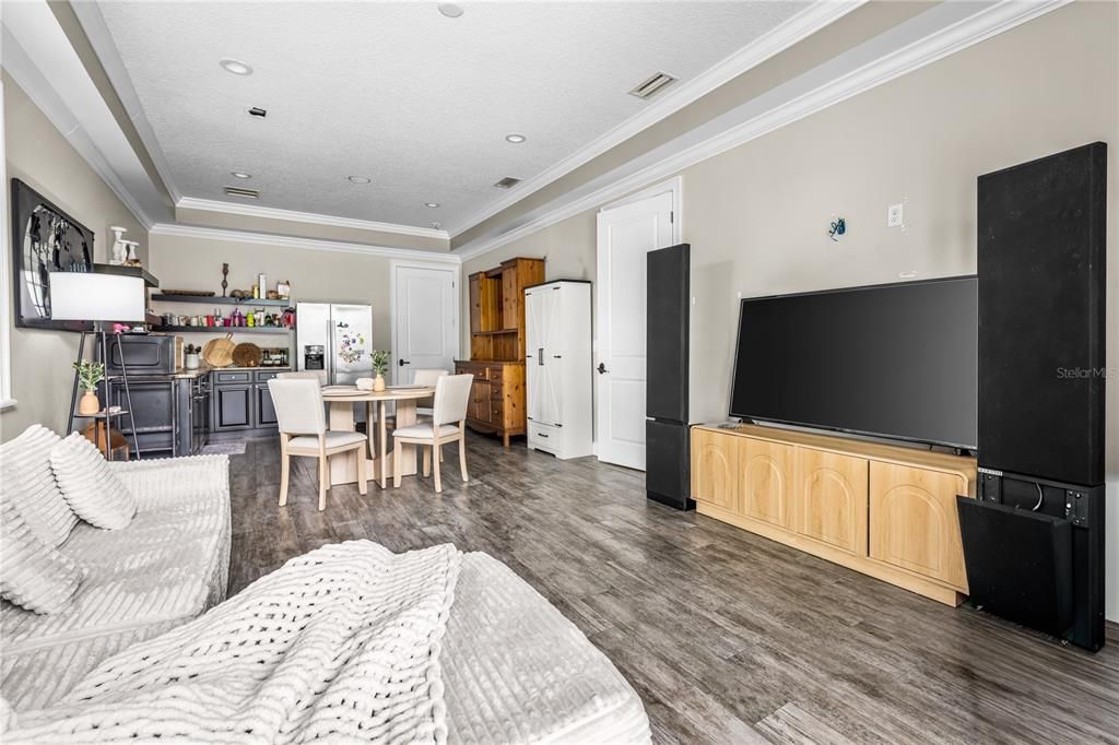 For Sale: $1,399,000 (6 beds, 4 baths, 7395 Square Feet)