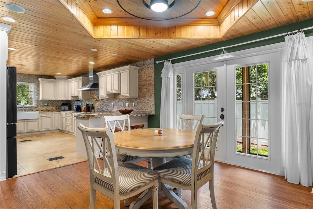 For Sale: $1,399,000 (6 beds, 4 baths, 7395 Square Feet)