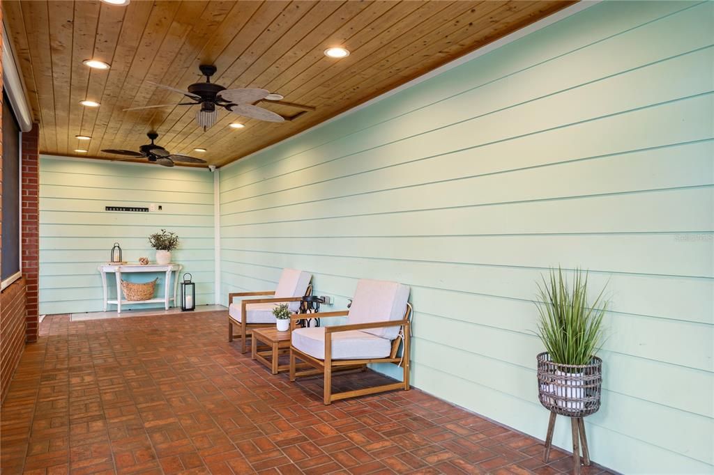 For Sale: $1,399,000 (6 beds, 4 baths, 7395 Square Feet)