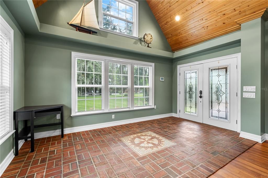 For Sale: $1,399,000 (6 beds, 4 baths, 7395 Square Feet)