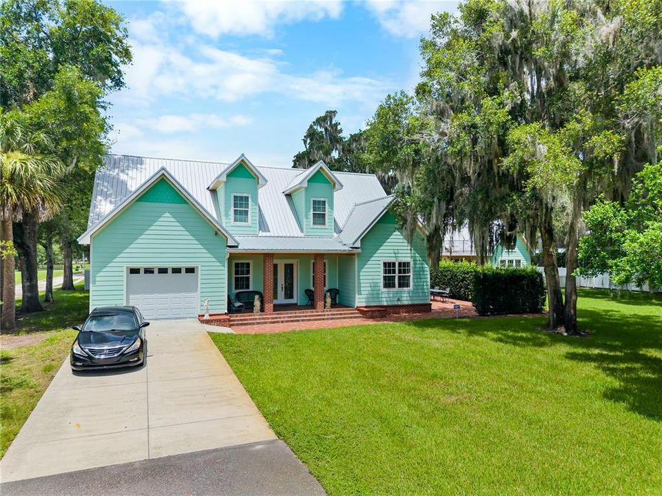 For Sale: $1,399,000 (6 beds, 4 baths, 7395 Square Feet)