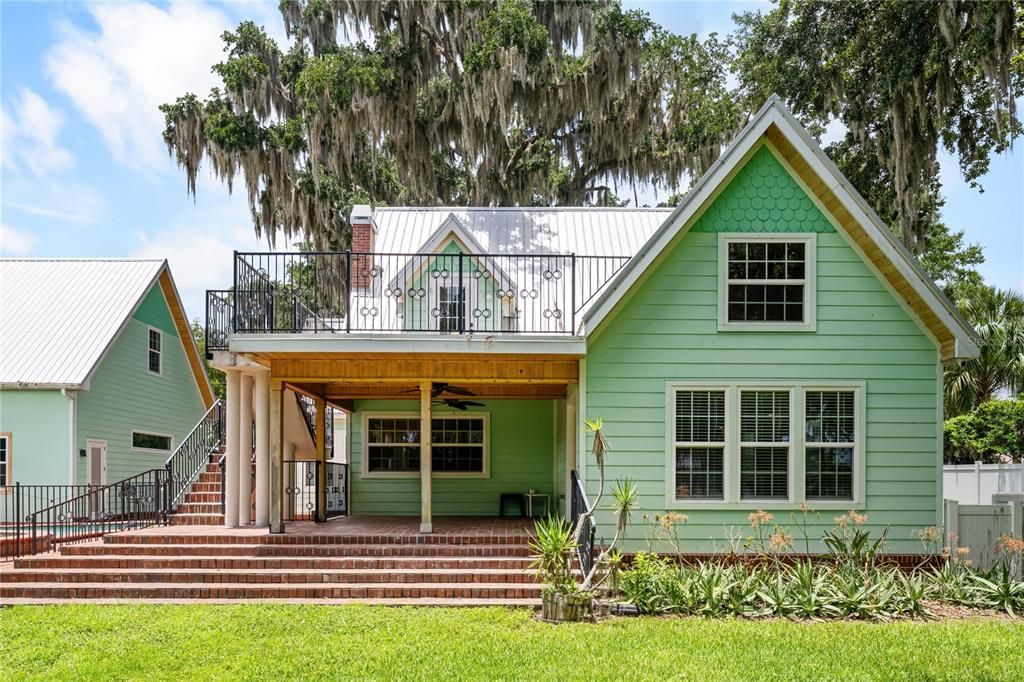 For Sale: $1,399,000 (6 beds, 4 baths, 7395 Square Feet)