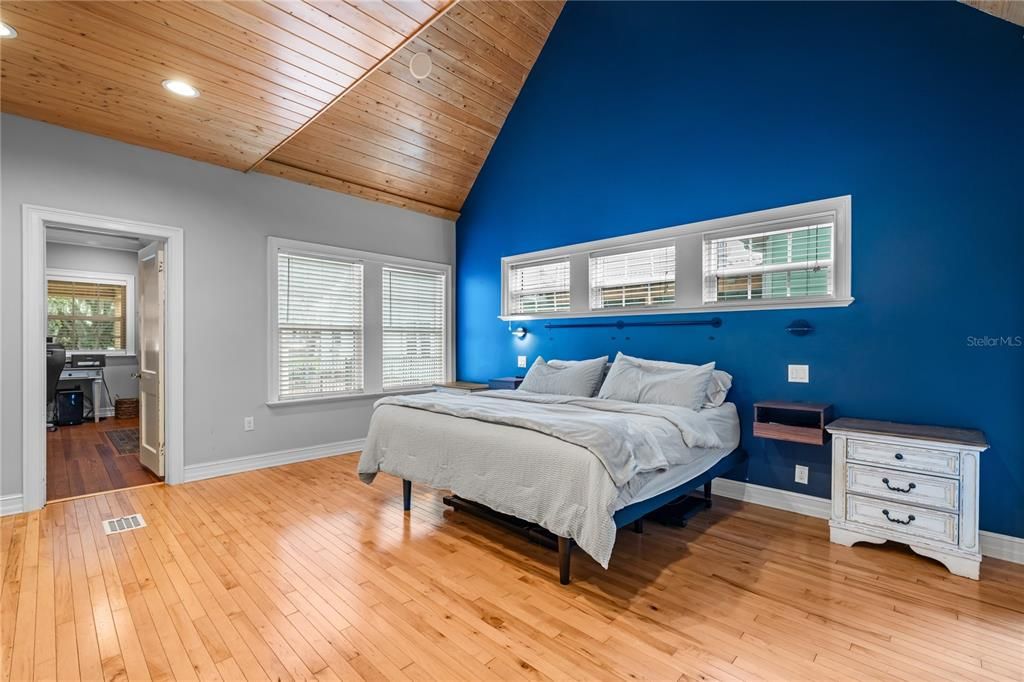 For Sale: $1,399,000 (6 beds, 4 baths, 7395 Square Feet)