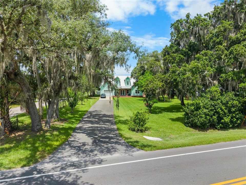 For Sale: $1,399,000 (6 beds, 4 baths, 7395 Square Feet)