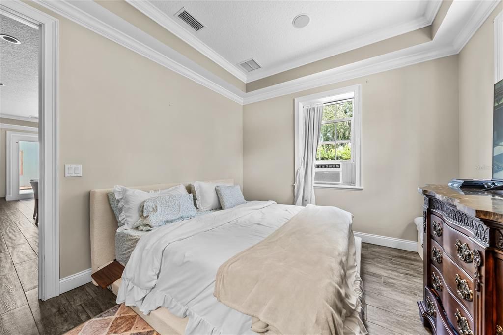 For Sale: $1,399,000 (6 beds, 4 baths, 7395 Square Feet)
