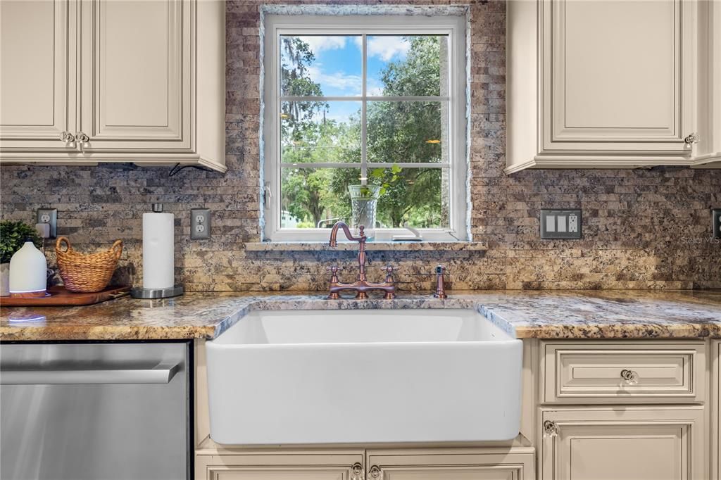 For Sale: $1,399,000 (6 beds, 4 baths, 7395 Square Feet)