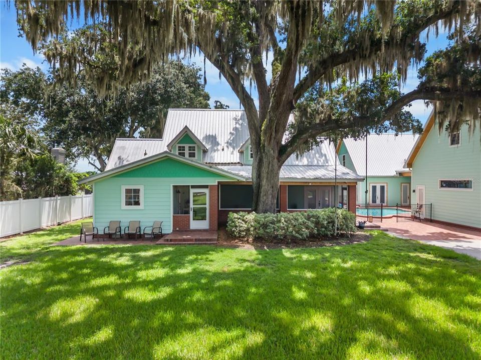 For Sale: $1,399,000 (6 beds, 4 baths, 7395 Square Feet)