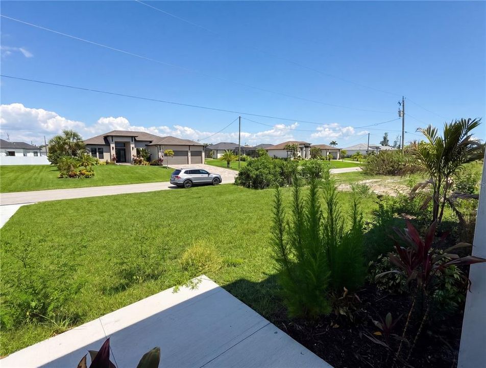 For Sale: $399,000 (4 beds, 3 baths, 1904 Square Feet)
