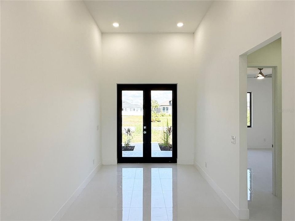 For Sale: $399,000 (4 beds, 3 baths, 1904 Square Feet)