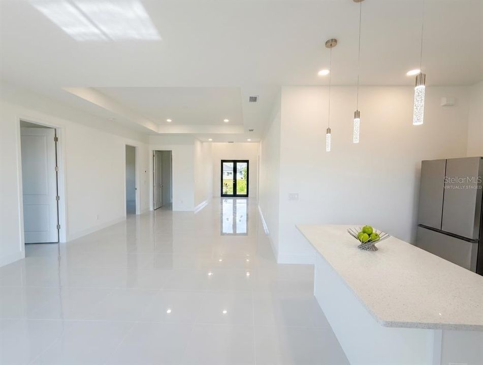 For Sale: $399,000 (4 beds, 3 baths, 1904 Square Feet)