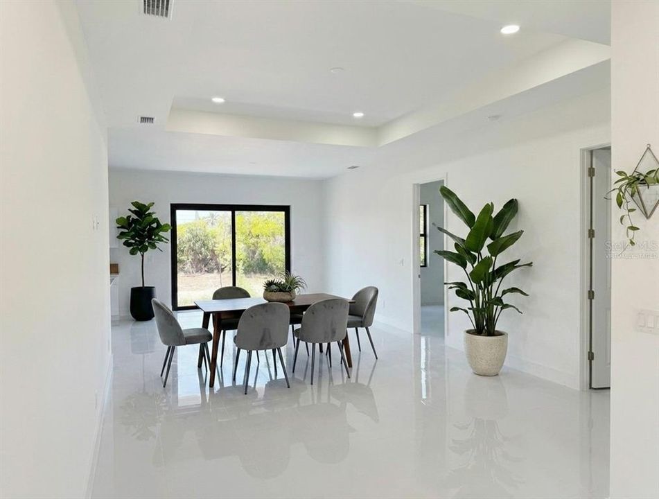 For Sale: $399,000 (4 beds, 3 baths, 1904 Square Feet)
