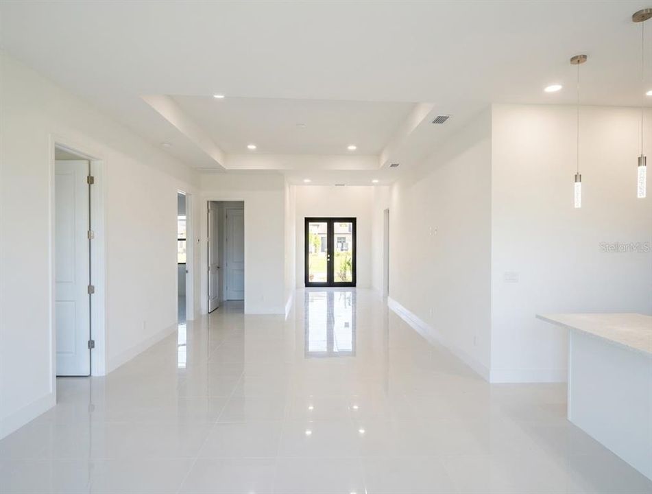 For Sale: $399,000 (4 beds, 3 baths, 1904 Square Feet)