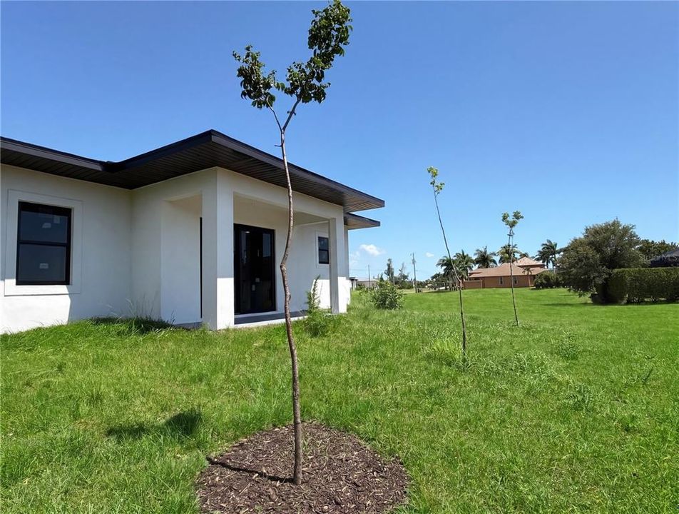 For Sale: $399,000 (4 beds, 3 baths, 1904 Square Feet)