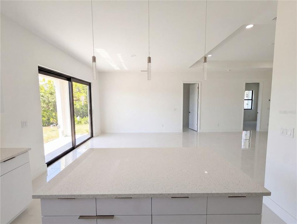 For Sale: $399,000 (4 beds, 3 baths, 1904 Square Feet)