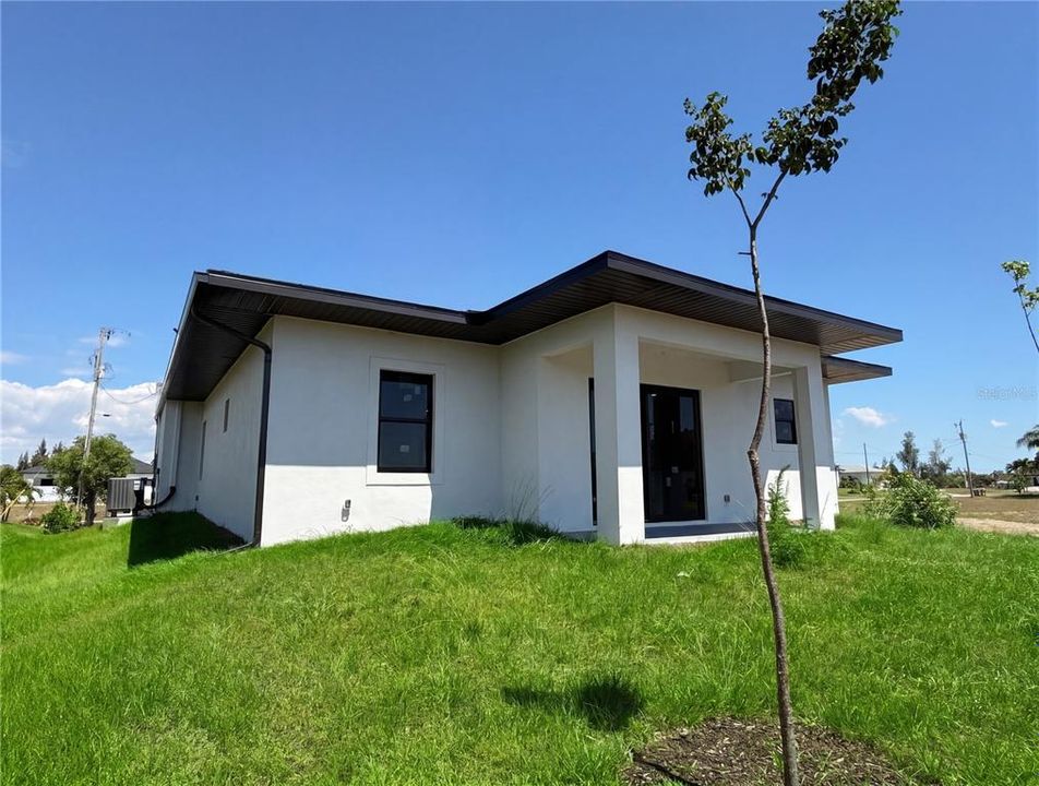 For Sale: $399,000 (4 beds, 3 baths, 1904 Square Feet)