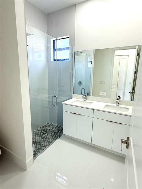 For Sale: $399,000 (4 beds, 3 baths, 1904 Square Feet)