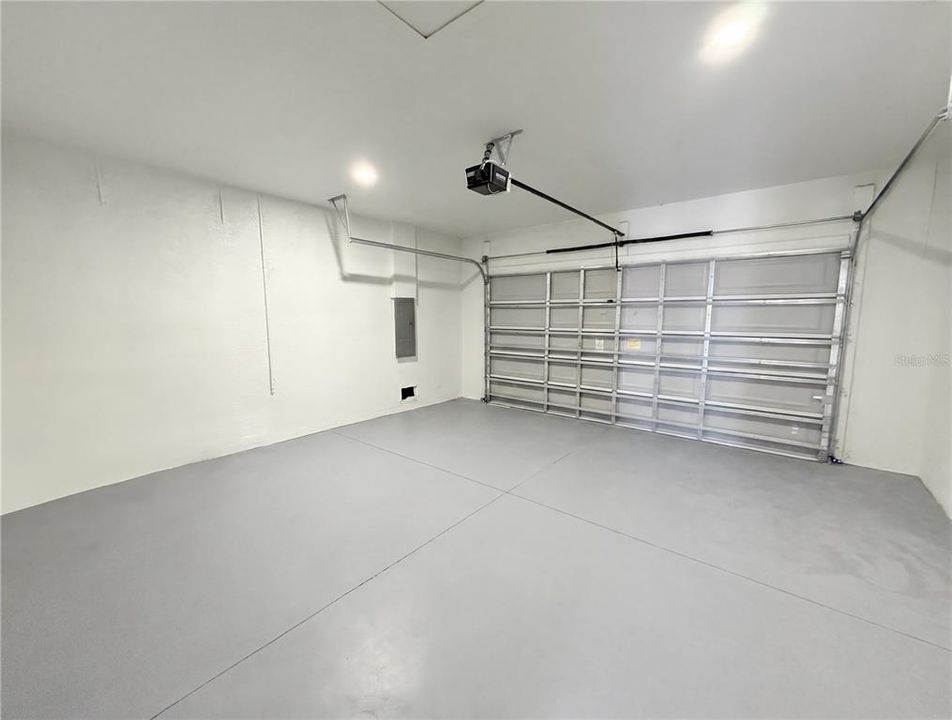 For Sale: $399,000 (4 beds, 3 baths, 1904 Square Feet)