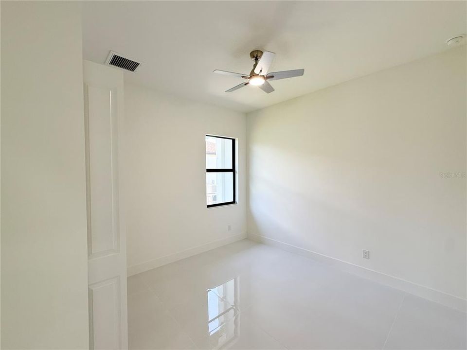 For Sale: $399,000 (4 beds, 3 baths, 1904 Square Feet)