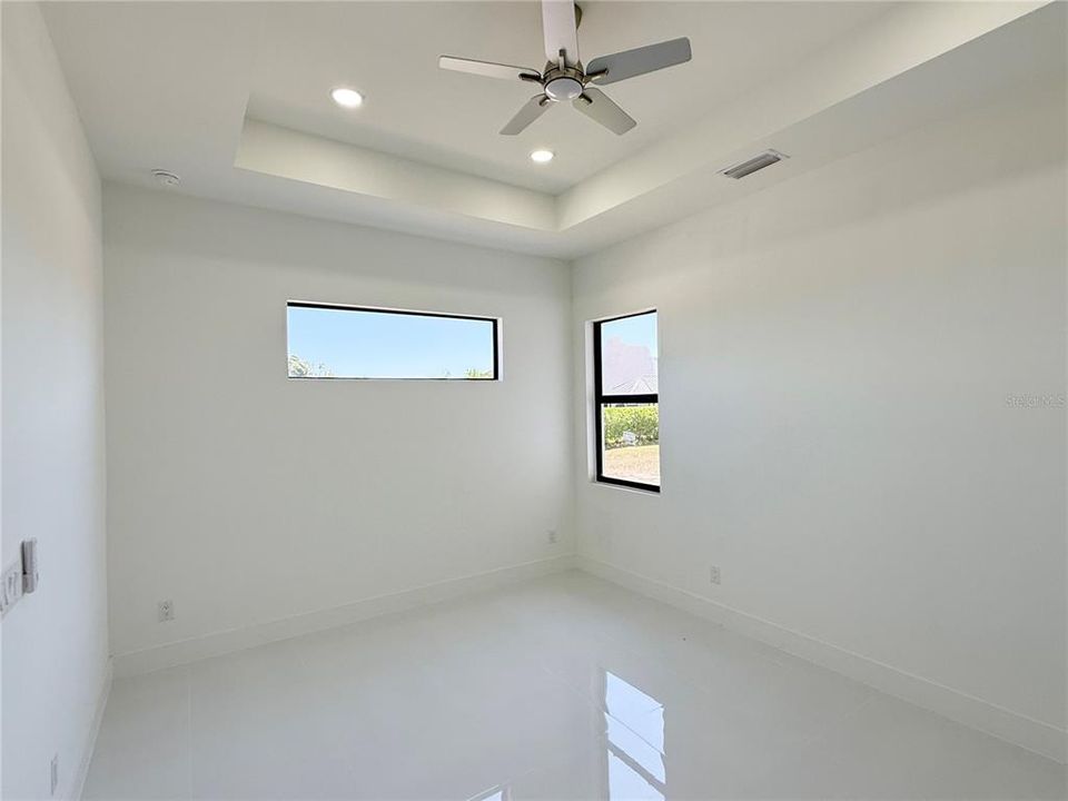 For Sale: $399,000 (4 beds, 3 baths, 1904 Square Feet)