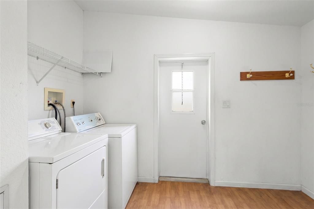 For Sale: $289,000 (3 beds, 2 baths, 1710 Square Feet)