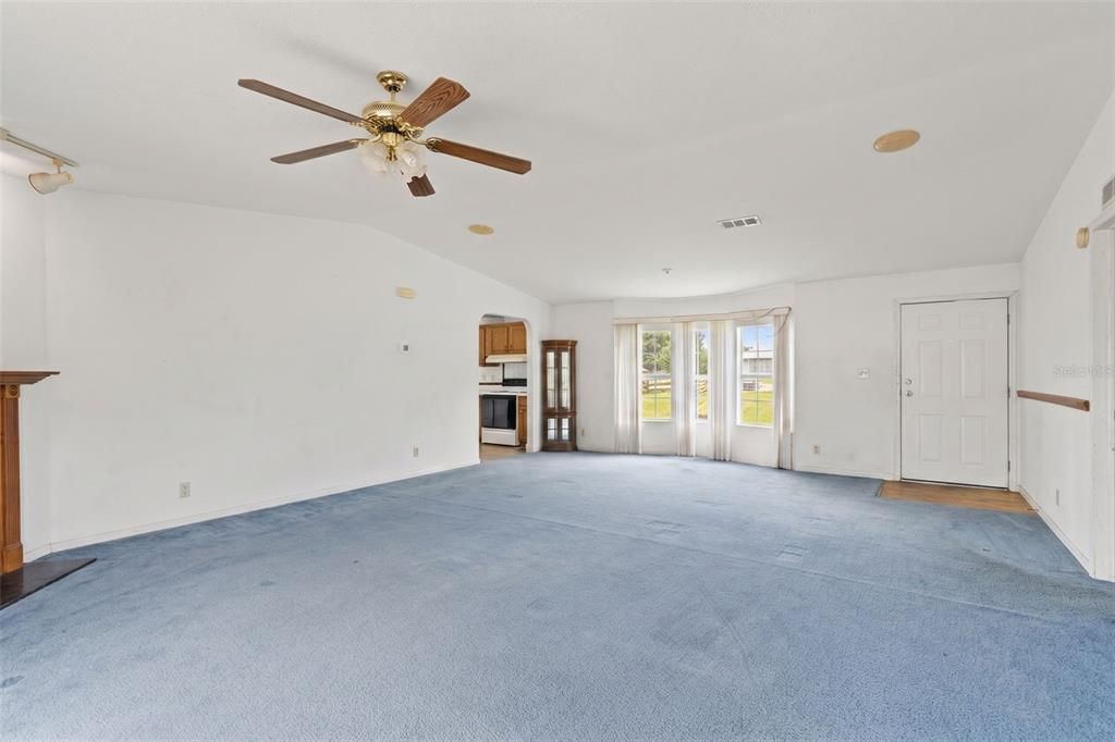 For Sale: $289,000 (3 beds, 2 baths, 1710 Square Feet)