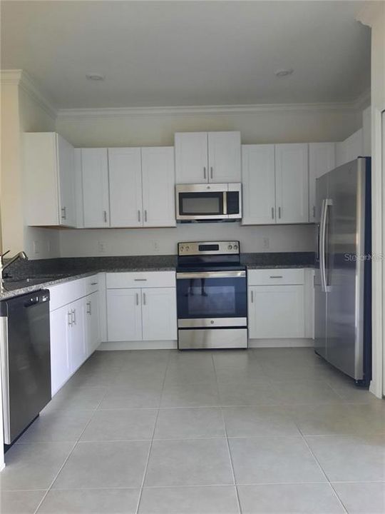 В аренду: $1,895 (3 спален, 2 ванн, 1634 Квадратных фут)