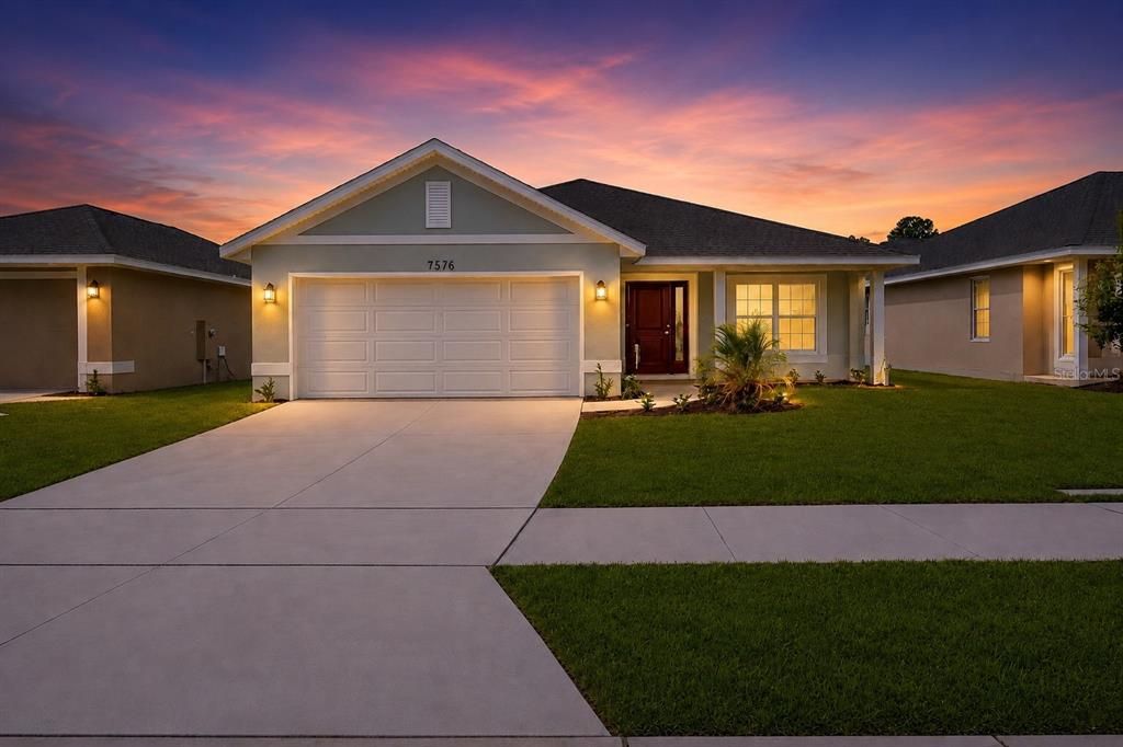 For Sale: $364,900 (4 beds, 3 baths, 2200 Square Feet)