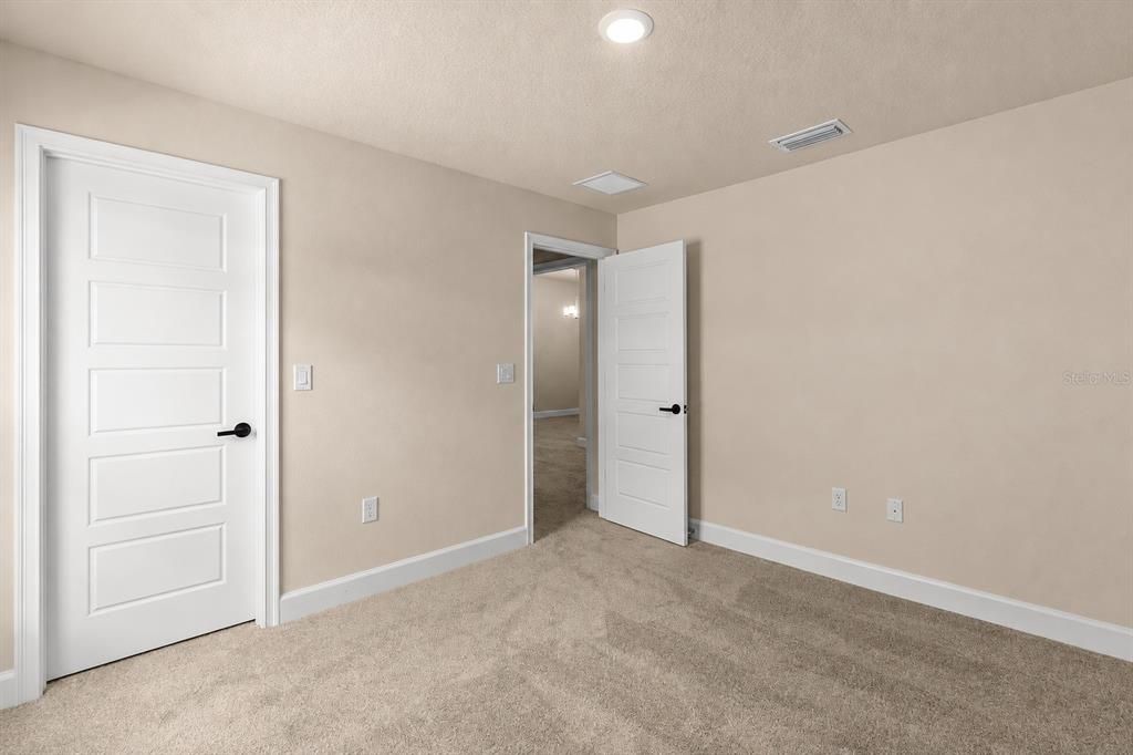 For Sale: $364,900 (4 beds, 3 baths, 2200 Square Feet)