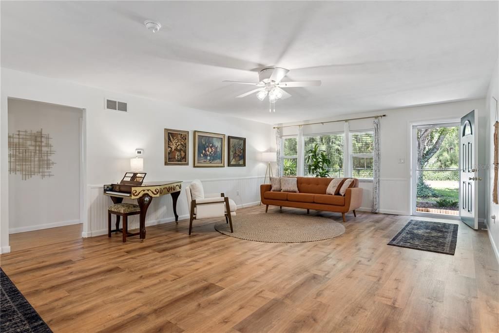 En Venta: $397,400 (3 camas, 2 baños, 1585 Pies cuadrados)