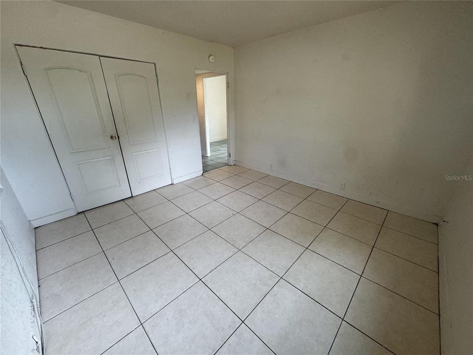 For Rent: $995 (2 beds, 1 baths, 1592 Square Feet)