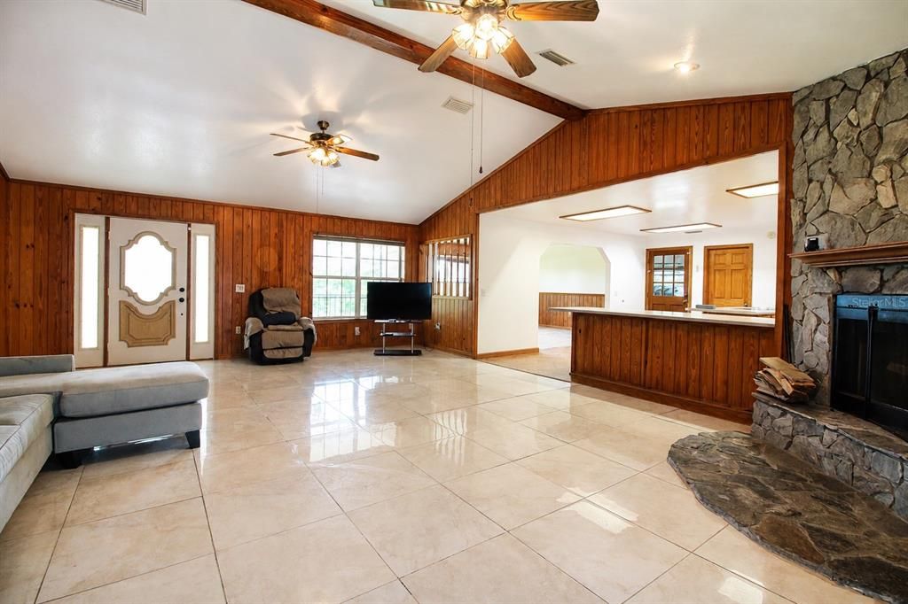 For Sale: $500,000 (4 beds, 3 baths, 2760 Square Feet)