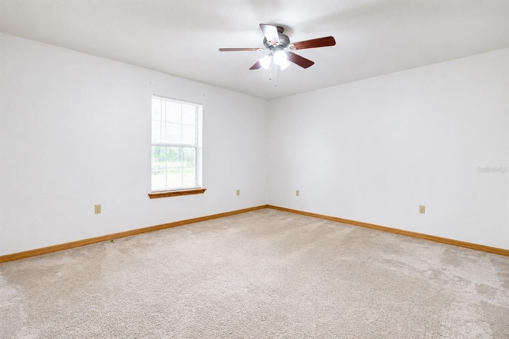 For Sale: $500,000 (4 beds, 3 baths, 2760 Square Feet)