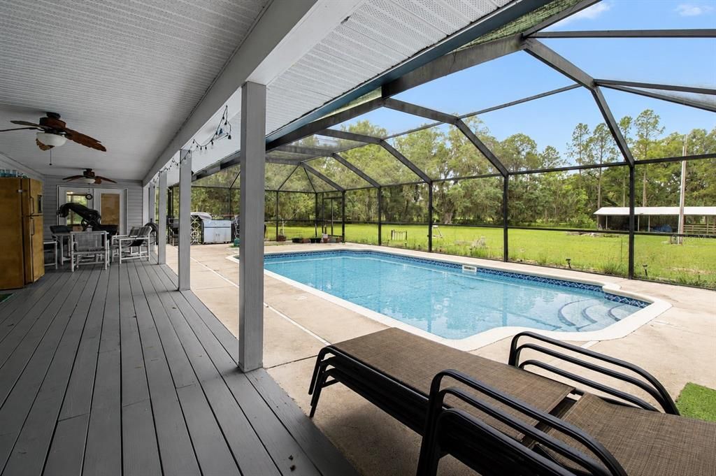 For Sale: $500,000 (4 beds, 3 baths, 2760 Square Feet)