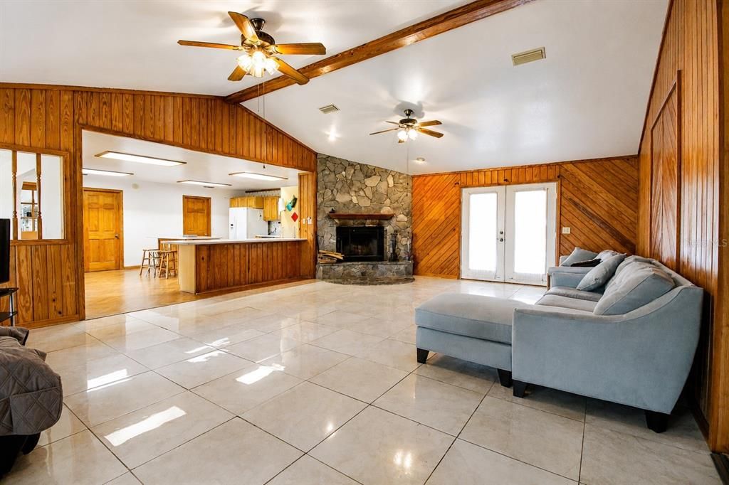 For Sale: $500,000 (4 beds, 3 baths, 2760 Square Feet)