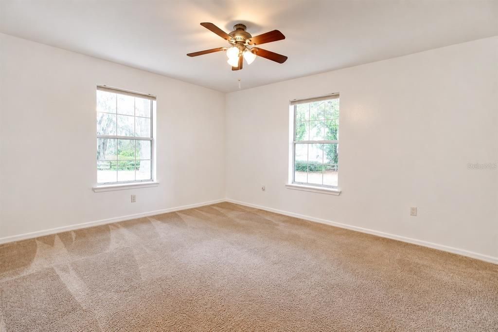 For Sale: $500,000 (4 beds, 3 baths, 2760 Square Feet)