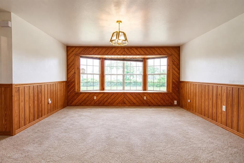 For Sale: $500,000 (4 beds, 3 baths, 2760 Square Feet)