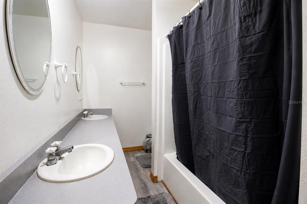 For Sale: $500,000 (4 beds, 3 baths, 2760 Square Feet)