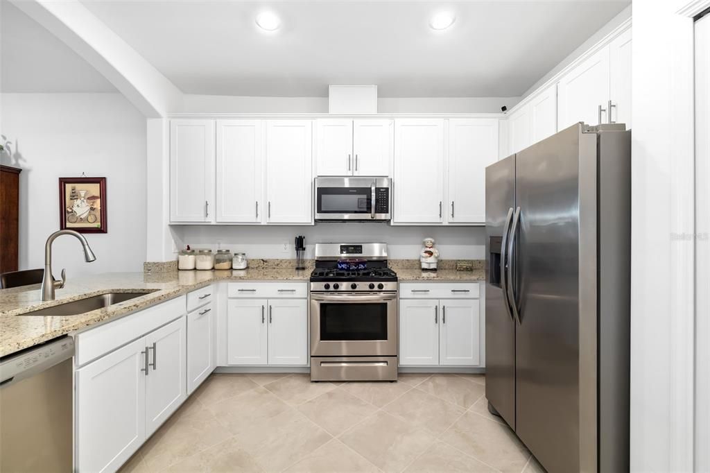 For Rent: $3,000 (3 beds, 2 baths, 1414 Square Feet)