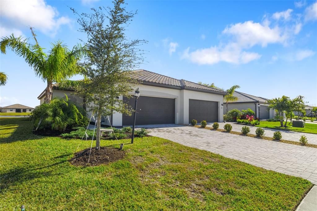 For Rent: $3,000 (3 beds, 2 baths, 1414 Square Feet)
