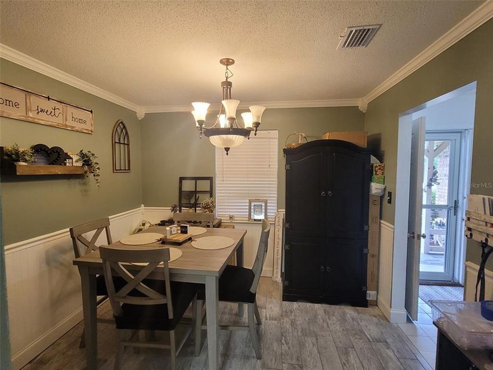 En Venta: $439,900 (3 camas, 2 baños, 1608 Pies cuadrados)
