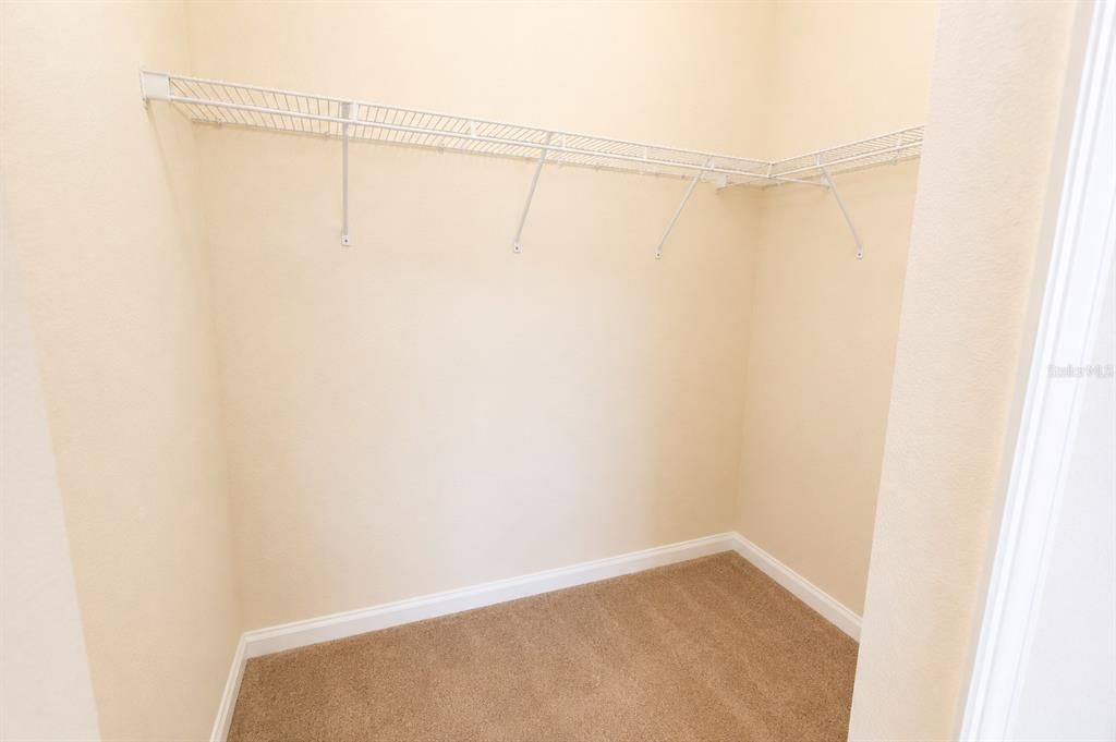 En Venta: $399,900 (4 camas, 3 baños, 2592 Pies cuadrados)