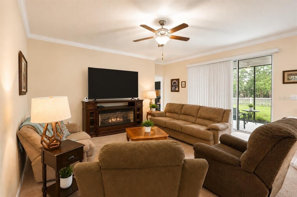 En Venta: $399,900 (4 camas, 3 baños, 2592 Pies cuadrados)