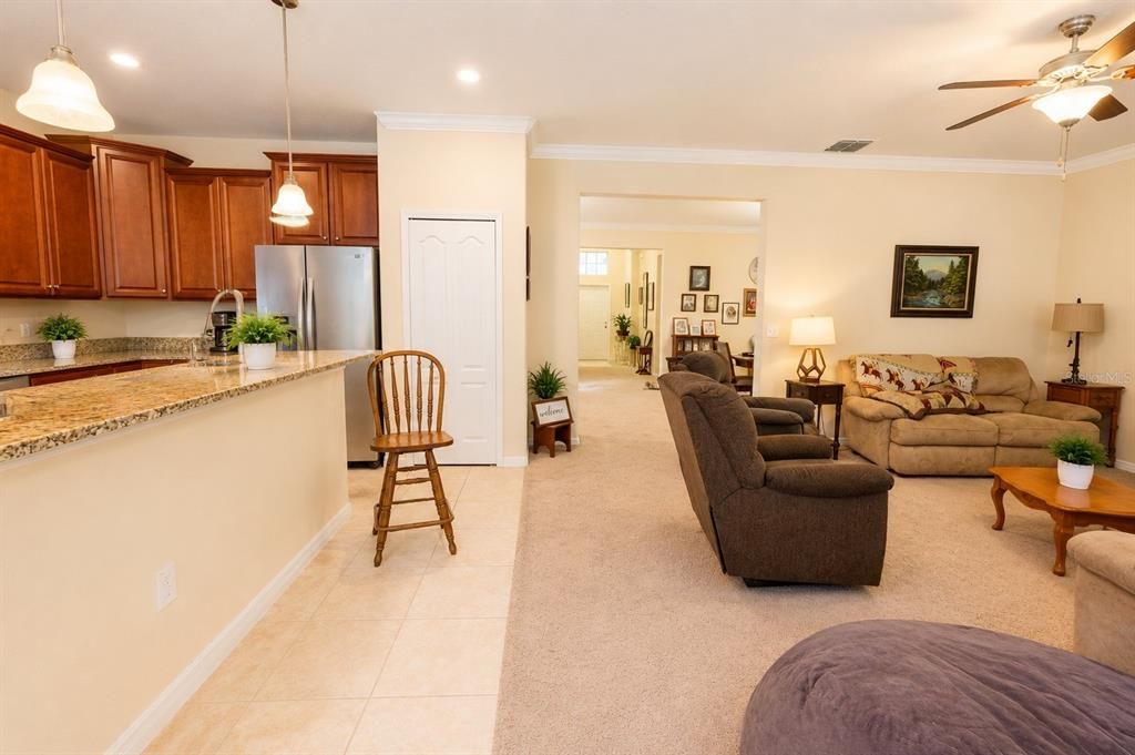 En Venta: $399,900 (4 camas, 3 baños, 2592 Pies cuadrados)